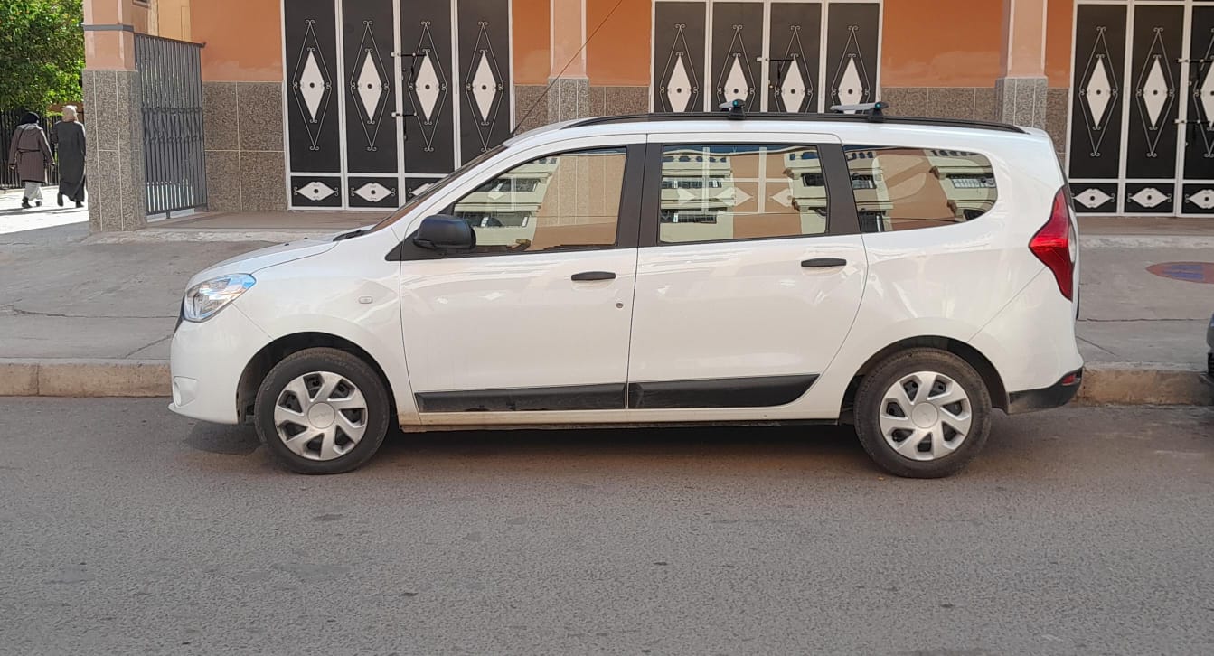 Dacia Lodgy White Side View